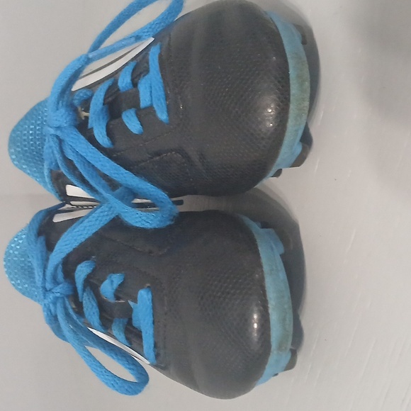 Adidas cicks Kids Black and Blue Soccer Shoes, Sz 10.5 Kids Size pre-owned - Picture 2 of 7